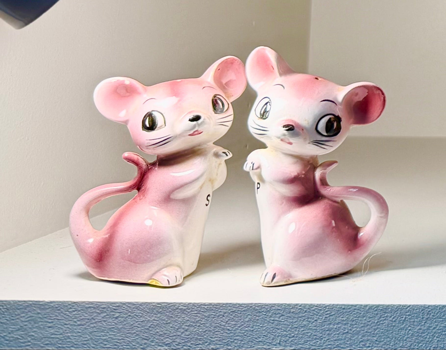 Vintage S&P Mouse Shakers
