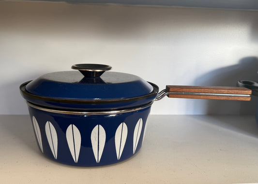 Cathrineholm Blue Lotus Covered Pot (Blue Lotus)