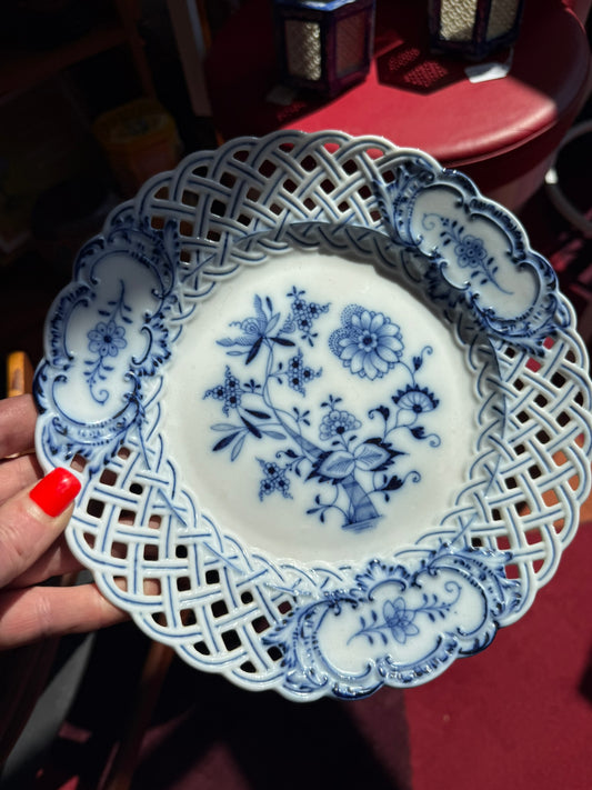 Meissen Blue Onion Reticulated Plate