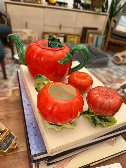 Maruhon Tomato Tea Pot