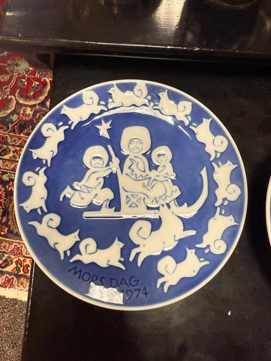 Royal Copenhagen Mother’s Day Collector Plates – Denmark (1974)